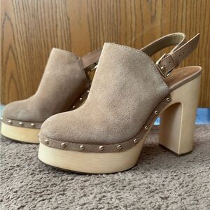 Vince Camuto Clogs